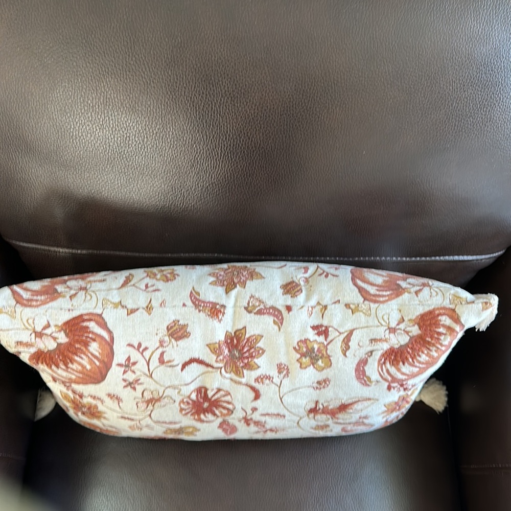 🍁Decorative Fall Lumbar Pillow 🍂 - Picture 5 of 11